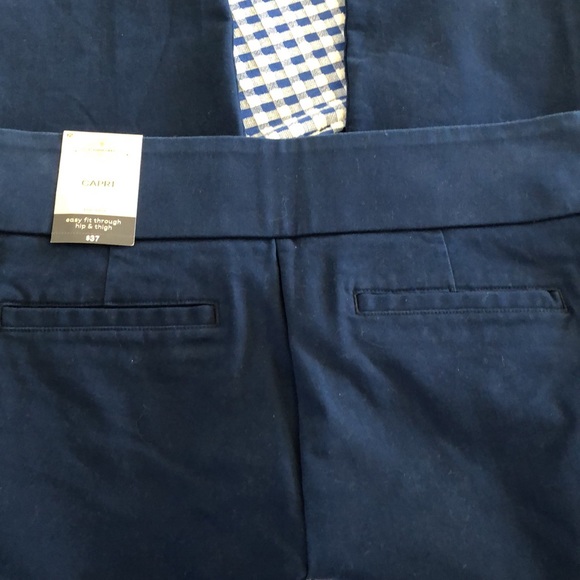 St. John’s Bay Mid Rise Slenderizing Capri Navy Blue Size 12 - Picture 8 of 11